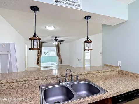 1046 W Samms Avenue Port Orange FL 32129
