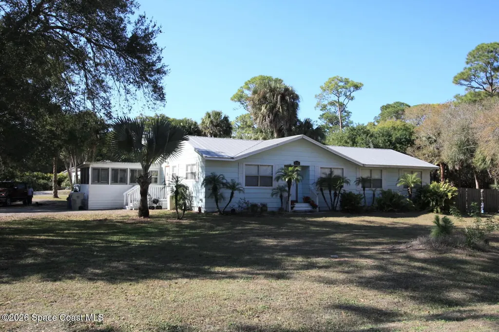 8205 93rd Avenue Vero Beach FL 32967