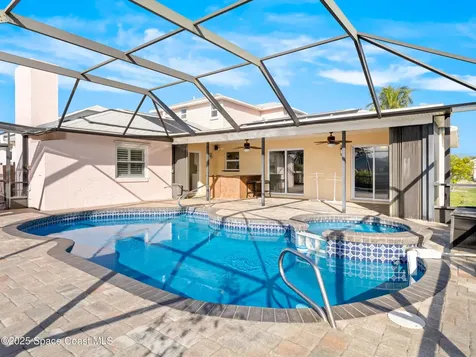 1525 W Riviera Drive Merritt Island FL 32952