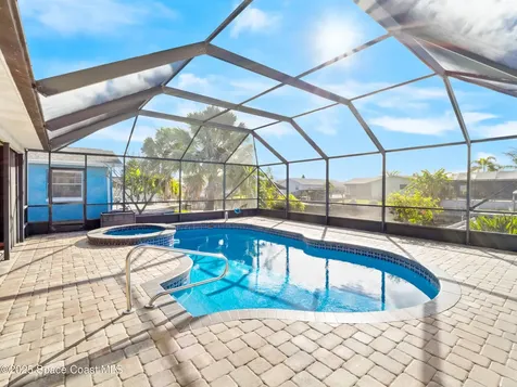 1525 W Riviera Drive Merritt Island FL 32952