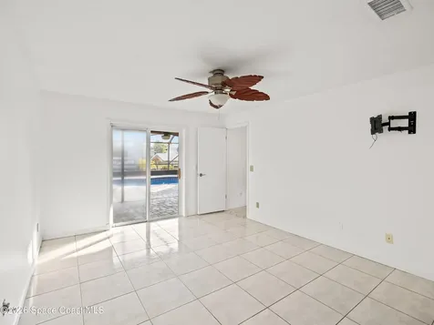 1525 W Riviera Drive Merritt Island FL 32952