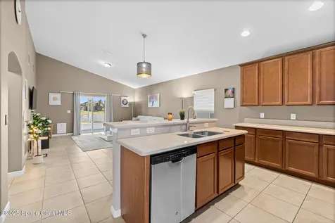 2389 Snapdragon Drive NW Palm Bay FL 32907