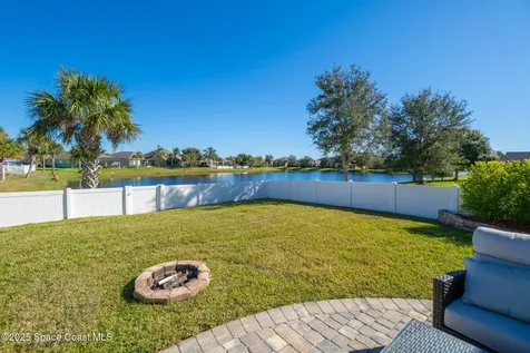 2389 Snapdragon Drive NW Palm Bay FL 32907