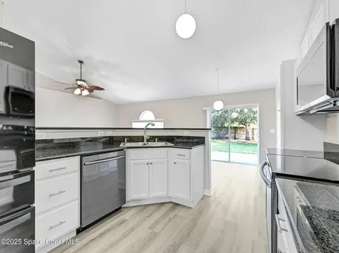 565 White Cap Court NW Palm Bay FL 32907
