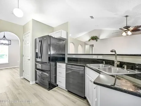 565 White Cap Court NW Palm Bay FL 32907