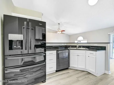 565 White Cap Court NW Palm Bay FL 32907