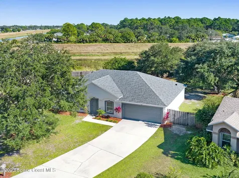 565 White Cap Court NW Palm Bay FL 32907