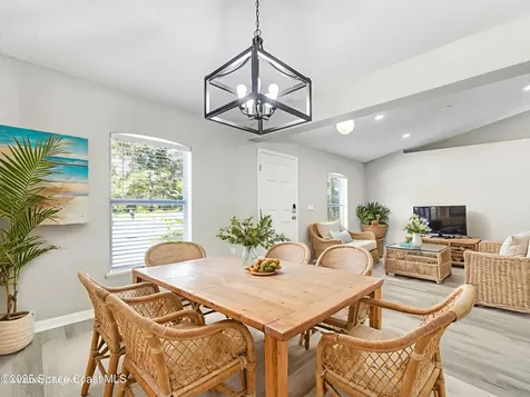 565 White Cap Court NW Palm Bay FL 32907