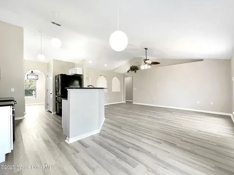 565 White Cap Court NW Palm Bay FL 32907