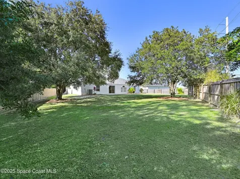 565 White Cap Court NW Palm Bay FL 32907