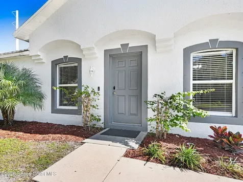 565 White Cap Court NW Palm Bay FL 32907