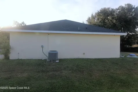1021 Sablon Street SE Palm Bay FL 32909