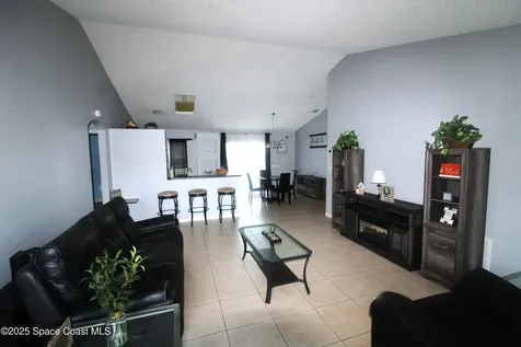 1021 Sablon Street SE Palm Bay FL 32909