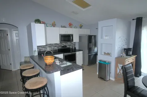 1021 Sablon Street SE Palm Bay FL 32909