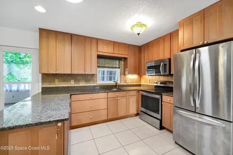 304 Emerald Place E Indian Harbour Beach FL 32937