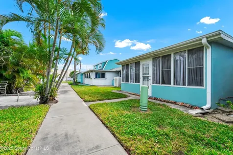 304 Emerald Place E Indian Harbour Beach FL 32937