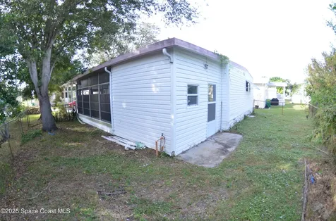 1056 Wren Circle Barefoot Bay FL 32976