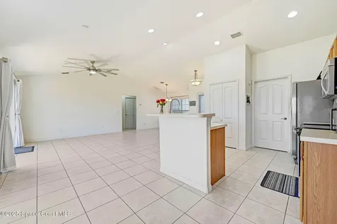 445 Lakeview Avenue Titusville FL 32796