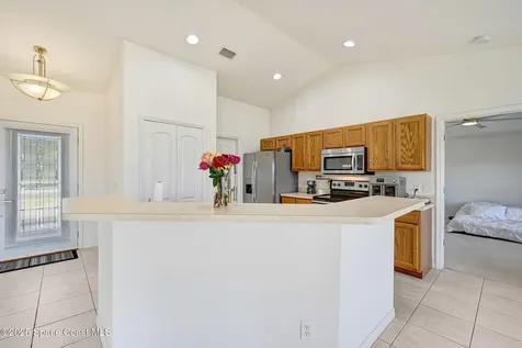 445 Lakeview Avenue Titusville FL 32796