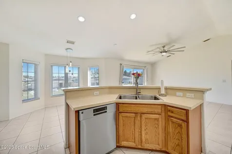 445 Lakeview Avenue Titusville FL 32796