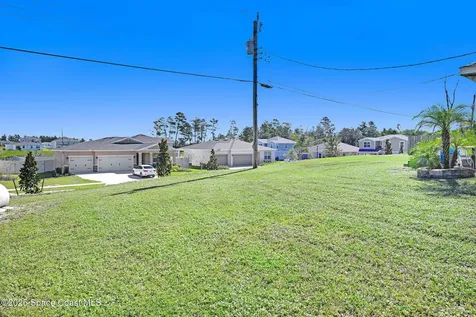 445 Lakeview Avenue Titusville FL 32796