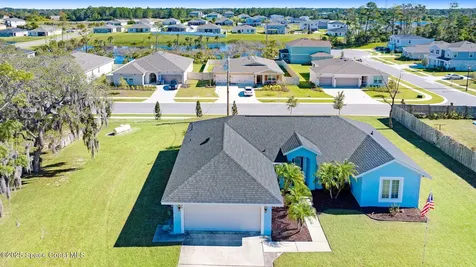 445 Lakeview Avenue Titusville FL 32796