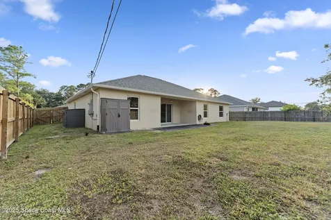 565 Rembrandt Street SE Palm Bay FL 32909