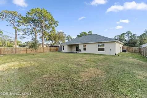 565 Rembrandt Street SE Palm Bay FL 32909