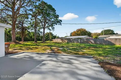 56 1st Court SW Vero Beach FL 32962
