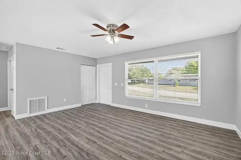 56 1st Court SW Vero Beach FL 32962