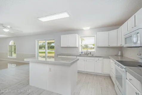 1539 Las Palmos Drive SW Palm Bay FL 32908