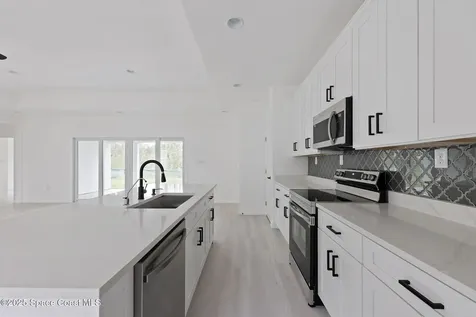 746 Harriet Avenue SW Palm Bay FL 32908