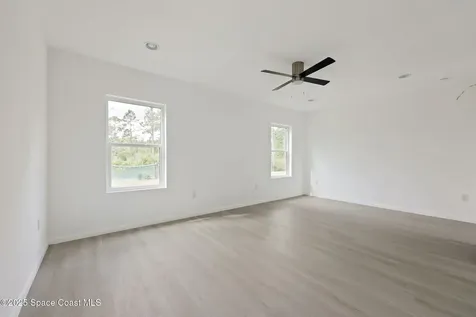 746 Harriet Avenue SW Palm Bay FL 32908