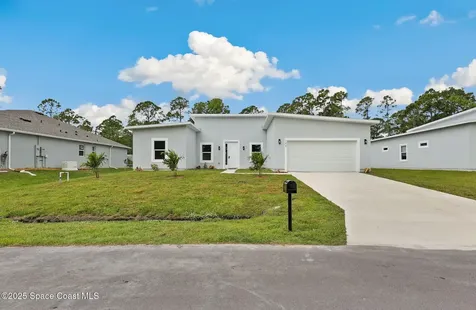 746 Harriet Avenue SW Palm Bay FL 32908