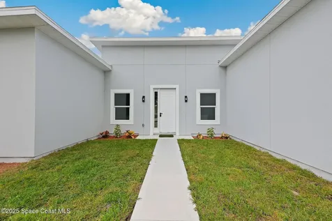 746 Harriet Avenue SW Palm Bay FL 32908