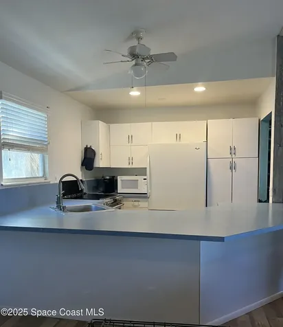 53 Vip Island Grant-valkaria FL 32949