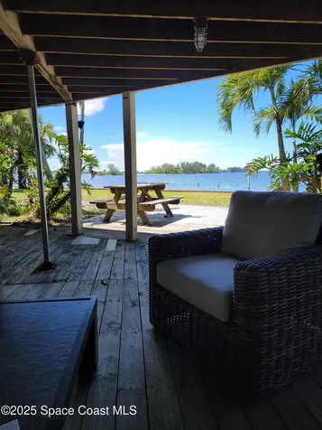 53 Vip Island Grant-valkaria FL 32949