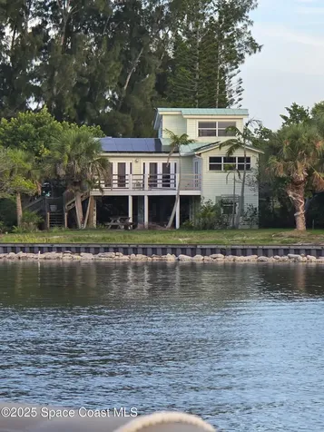 53 Vip Island Grant-valkaria FL 32949