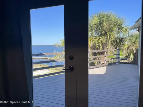53 Vip Island Grant-valkaria FL 32949