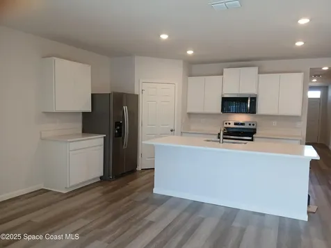 1560 Gardenton Street NW Palm Bay FL 32907
