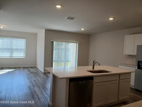 1560 Gardenton Street NW Palm Bay FL 32907