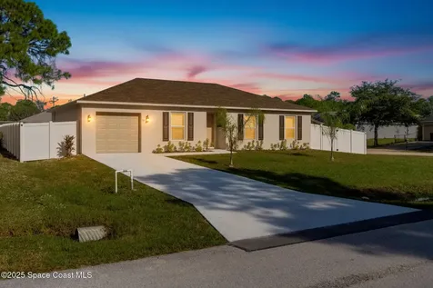 511 Trumpet Street SW Palm Bay FL 32908