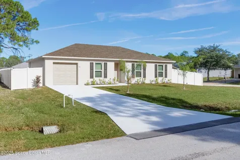 511 Trumpet Street SW Palm Bay FL 32908