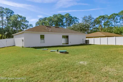 511 Trumpet Street SW Palm Bay FL 32908