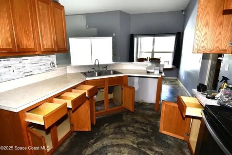 514 Hobart Avenue NW Palm Bay FL 32907