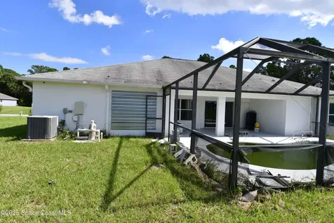 514 Hobart Avenue NW Palm Bay FL 32907