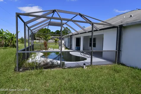 514 Hobart Avenue NW Palm Bay FL 32907