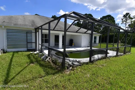 514 Hobart Avenue NW Palm Bay FL 32907