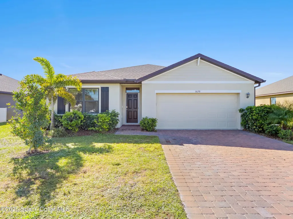 5678 Waterfall Place Grant FL 32949