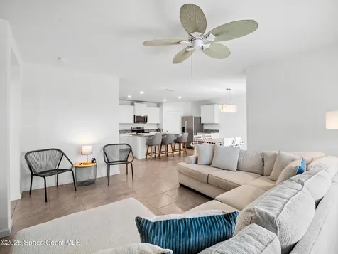 5678 Waterfall Place Grant FL 32949